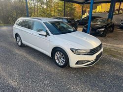 Weiß Gebraucht 2021 VW Passat Business Kombi | 20.900 € (Fairer Preis)