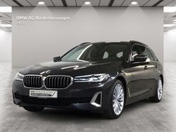 Grau Gebraucht 2023 BMW 520 Sport Line Kombi | 37.900 € (Fairer Preis)