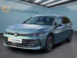 Grün Gebraucht 2024 VW Passat Kombi | 37.949 € (Guter Preis)