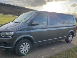 Grau Gebraucht 2016 VW Caravelle Van / Kleinbus | 17.997 €