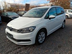 Weiß Gebraucht 2024 VW Touran Comfortline Van / Kleinbus | 31.990 € (Fairer Preis)