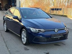 Blau Gebraucht 2021 VW Golf VIII Life Kombi | 17.990 € (Guter Preis)