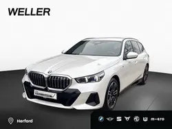 Mineralweiß (weiß) Gebraucht 2024 BMW 520 Comfort Edition Kombi | 49.990 € (Superpreis)