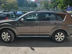 Braun Gebraucht 2012 Mitsubishi Outlander SUV | 11.000 €