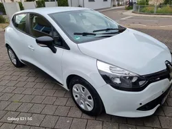 Weiß Gebraucht 2016 Renault Clio IV Life Kleinwagen | 6.990 € (Teuer)