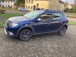 Blau Gebraucht 2017 Dacia Sandero Stepway Kleinwagen | 8.599 € (Fairer Preis)