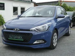 Blau Gebraucht 2017 Hyundai i20 Trend Kleinwagen | 7.790 € (Fairer Preis)