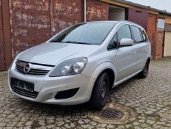 Silber Gebraucht 2013 Opel Zafira Family Van / Kleinbus | 5.990 € (Fairer Preis)