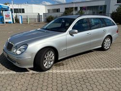 Silber Gebraucht 2004 Mercedes E500 Avantgarde Kombi | 9.999 € (Teuer)