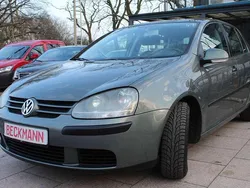 Sagegreen metallic Gebraucht 2004 VW Golf IV Trendline Kleinwagen | 2.899 € (Fairer Preis)