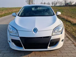 Weiß Gebraucht 2011 Renault Mégane Coupé Dynamique Coupé | 3.200 € (Fairer Preis)