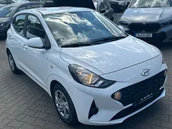 Polar white / sol Gebraucht 2021 Hyundai i10 Select Kleinwagen | 8.900 €