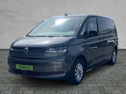 Grau Gebraucht 2023 VW T7 Van | 44.890 € (Teuer)