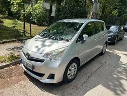 Silber Gebraucht 2011 Toyota Verso-S Life Van / Kleinbus | 7.500 € (Fairer Preis)