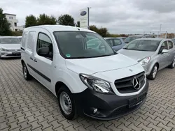 Weiß Gebraucht 2018 Mercedes Citan 112 Van / Kleinbus | 14.999 € (Guter Preis)