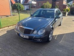Grau Gebraucht 2008 Mercedes E230 Avantgarde Limousine | 17.999 €