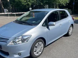 Blau Gebraucht 2011 Toyota Auris Limousine | 7.200 € (Fairer Preis)