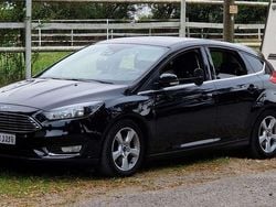 Schwarz Gebraucht 2015 Ford Focus Titanium Limousine | 10.750 € (Fairer Preis)