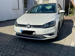 Weiß Gebraucht 2018 VW Golf VII Highline Limousine | 16.900 € (Fairer Preis)
