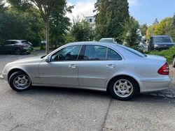 Silber Gebraucht 2003 Mercedes E220 Avantgarde Limousine | 3.999 € (Fairer Preis)