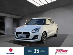 Pure white pearl metallic (metallic) Gebraucht 2021 Suzuki Swift Comfort+ Limousine | 14.470 € (Fairer Preis)