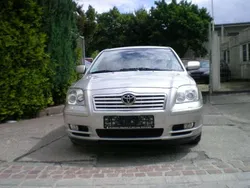 Grau Gebraucht 2004 Toyota Avensis Limousine | 2.999 € (Fairer Preis)