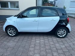 Weiß Gebraucht 2016 Smart ForFour Passion Limousine | 9.999 € (Fairer Preis)