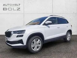 Weiss Gebraucht 2024 Skoda Karoq Selection SUV | 27.990 € (Guter Preis)