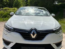 Weiß Gebraucht 2018 Renault Mégane GrandTour Kombi | 11.980 €