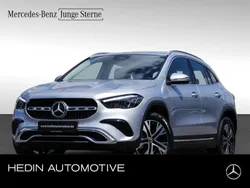Blau Gebraucht 2024 Mercedes GLA180 Progressive SUV | 35.190 € (Guter Preis)