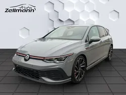 Grau Gebraucht 2023 VW Golf VIII GTI Clubsport Limousine | 33.477 € (Guter Preis)