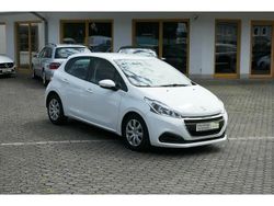 Weiß Gebraucht 2019 Peugeot 208 Active Kleinwagen | 12.852 € (Fairer Preis)