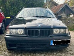 Schwarz Gebraucht 1996 BMW 318 Sport Line Kombi | 1.999 € (Guter Preis)