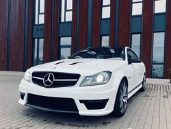 Weiß Gebraucht 2014 Mercedes C63 AMG AMG Coupé | 55.900 €