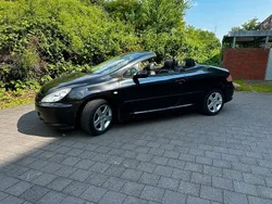 Schwarz Gebraucht 2004 Peugeot 307 CC Cabrio | 2.499 € (Fairer Preis)