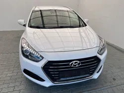 Weiß Gebraucht 2018 Hyundai i40 Premium Kombi | 14.990 € (Fairer Preis)