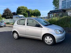 Silber Gebraucht 2003 Toyota Yaris Sol Limousine | 4.200 € (Etwas zu teuer)