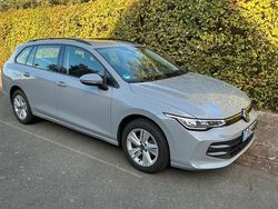 Grau Gebraucht 2024 VW Golf VIII Life Kombi | 22.900 € (Guter Preis)
