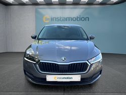 Grau Gebraucht 2022 Skoda Octavia Limousine | 23.649 € (Fairer Preis)