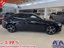 Kosmosschwarz metallic Gebraucht 2024 Mercedes A200 Progressive Limousine | 34.990 € (Teuer)