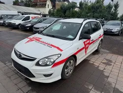 Weiß Gebraucht 2011 Hyundai i30 Edition Kombi | 1.450 € (Fairer Preis)