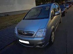 Grau Gebraucht 2006 Opel Meriva Edition Van / Kleinbus | 3.199 € (Etwas zu teuer)