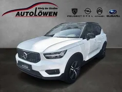 Weiß Gebraucht 2019 Volvo XC40 R-Design SUV | 29.450 € (Fairer Preis)