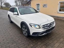 Weiß Gebraucht 2017 Mercedes E220 All-Terrain Avantgarde Kombi | 18.660 €