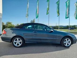 Blau Gebraucht 2004 Mercedes CLK200 Avantgarde Cabrio | 17.000 €