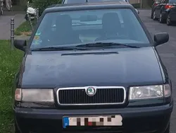 Schwarz Gebraucht 2000 Skoda Felicia Limousine | 1.200 €