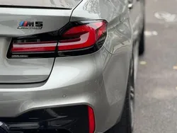 Grau Gebraucht 2018 BMW M5 Comfort Edition Limousine | 50.900 €