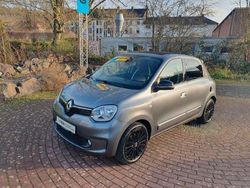 Lunar grey Gebraucht 2023 Renault Twingo Techno Kleinwagen | 15.995 € (Etwas zu teuer)