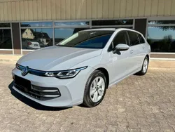 Grau Gebraucht 2024 VW Golf VIII Life Kombi | 23.400 € (Superpreis)