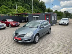 Silber Gebraucht 2009 Opel Astra Selection Limousine | 2.590 € (Fairer Preis)